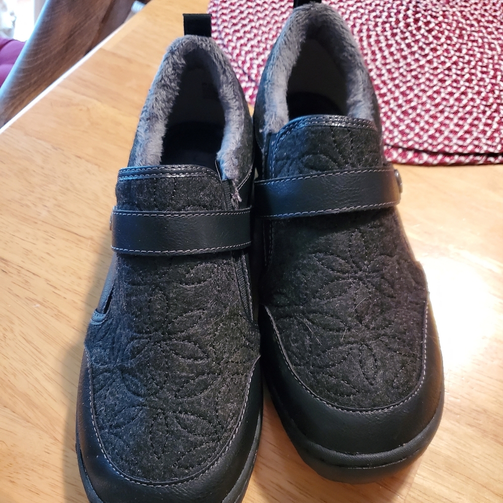 Women's JBU Shoes
